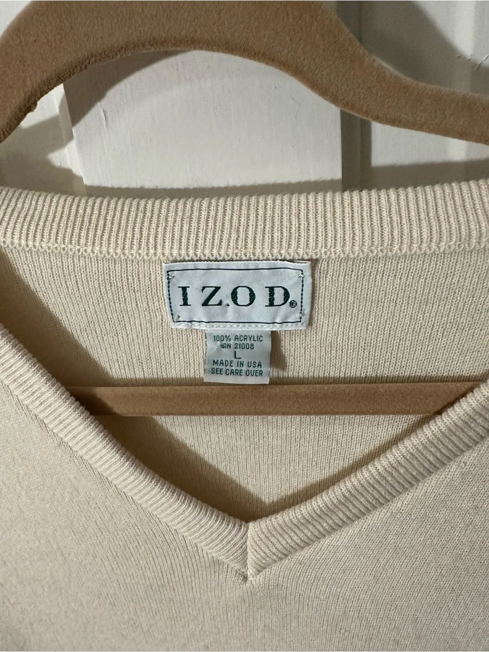 Izod Men's V-Neck Sweater in Cream